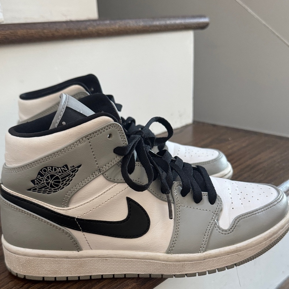 Nike Air Jordan Men's Black and White Sneakers